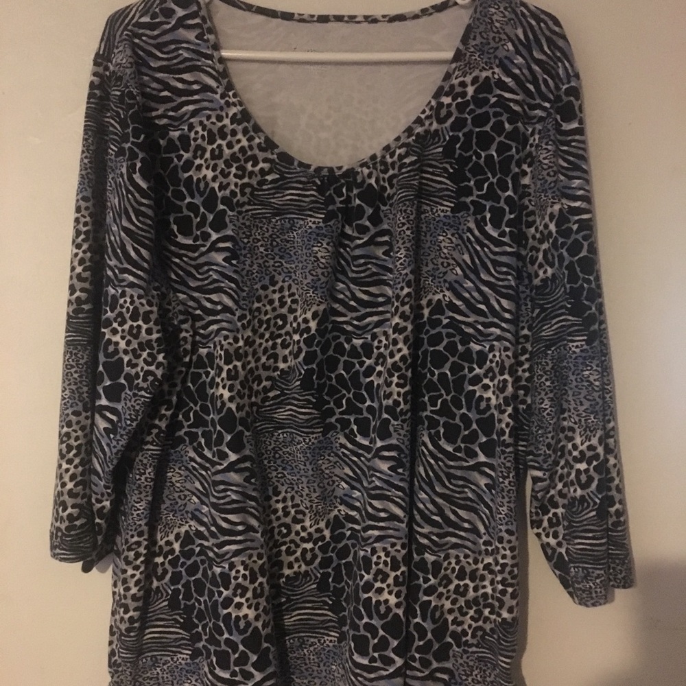 Ladies black and white leopard print top